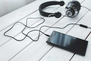 “消失”33天！巴萨副队长回来了：周一回归训练 6000人见证